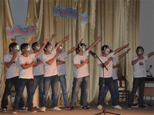 活力“五四”,热血青春——公司2011级班歌大赛火热上演05(1).jpg