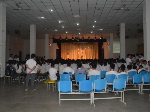 活力“五四”,热血青春——公司2011级班歌大赛火热上演04(1).jpg