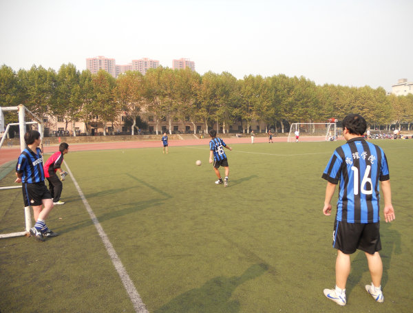 校足球联赛第二场3044am永利集团研究生队获胜1.jpg